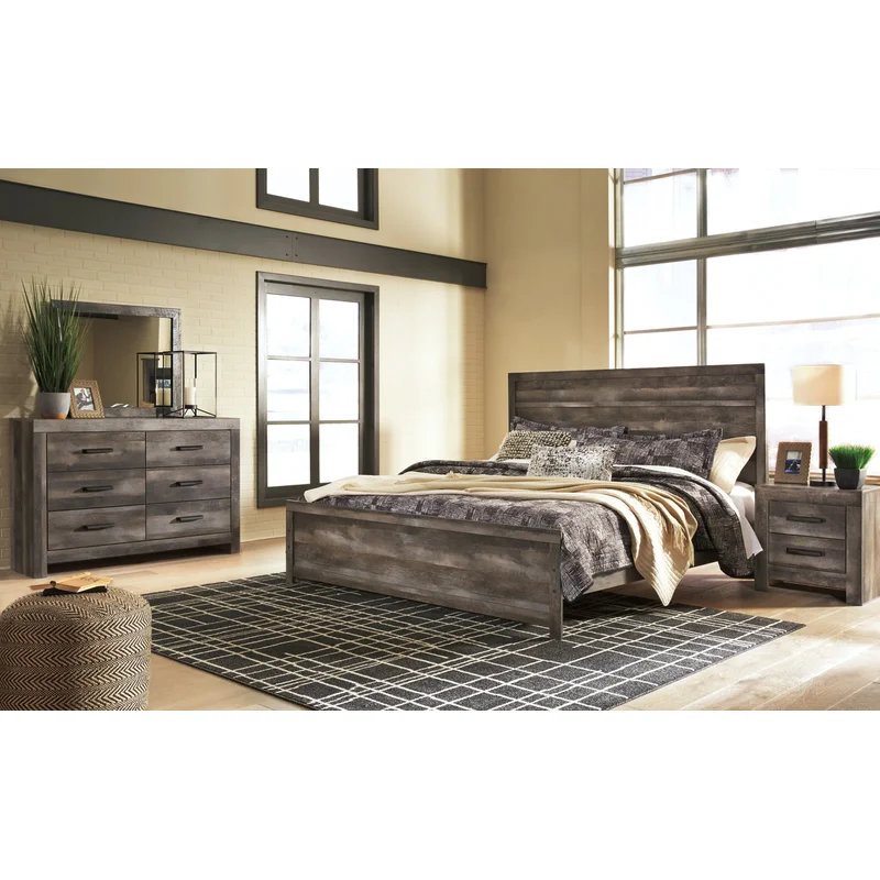 Wynnlow King Panel Bed with Mirrored Dresser
