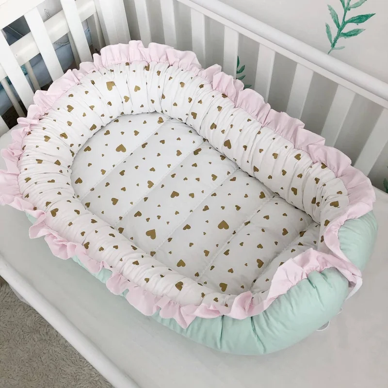 Baby nest "Golden hearts"
