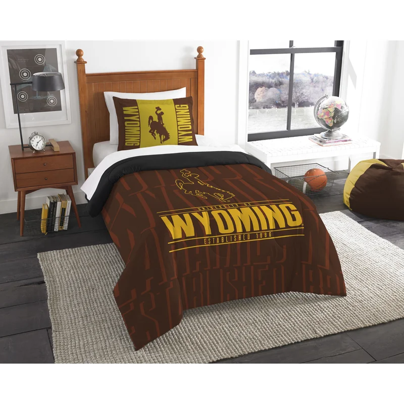 Wyoming OFFICIAL Collegiate Modern Take Twin Comforter & Sham Set(D0102HHY2LV.)